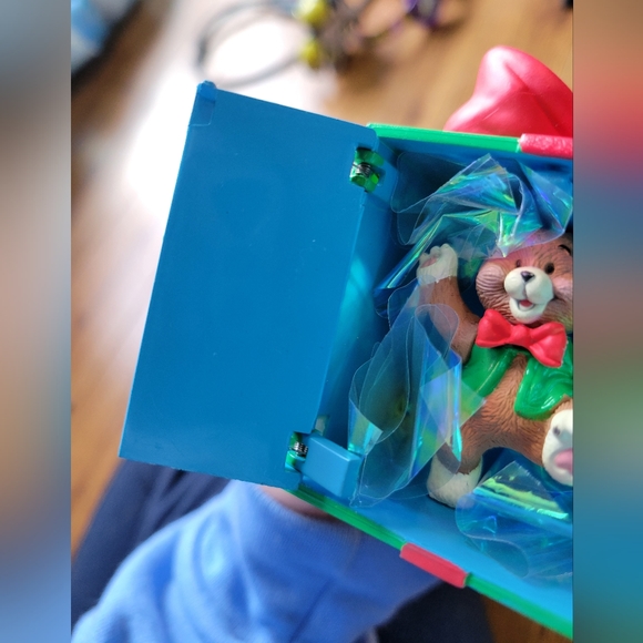 🌟FWP🌟 / 4/$10 - 2007 "Let's Party" Heirloom Ornament Collection - Picture 5 of 5